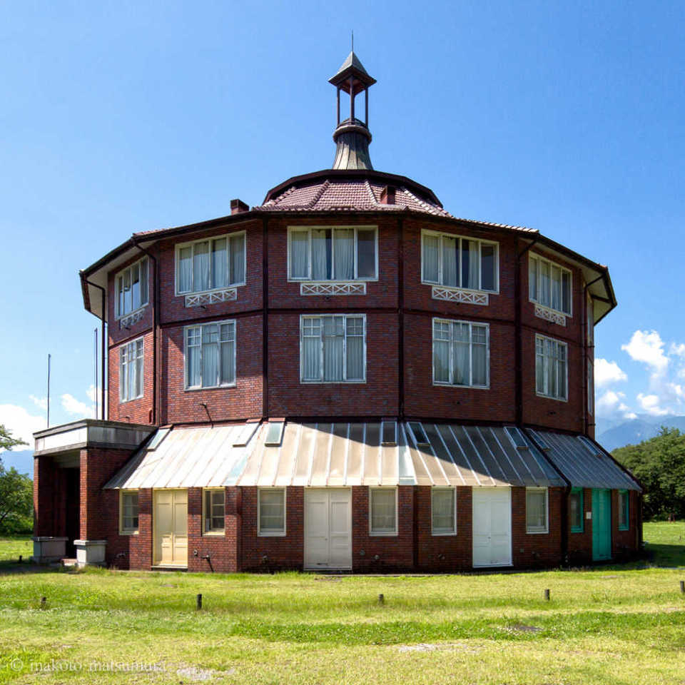 清美芸術村（山梨県北杜市）の作例にリンクします