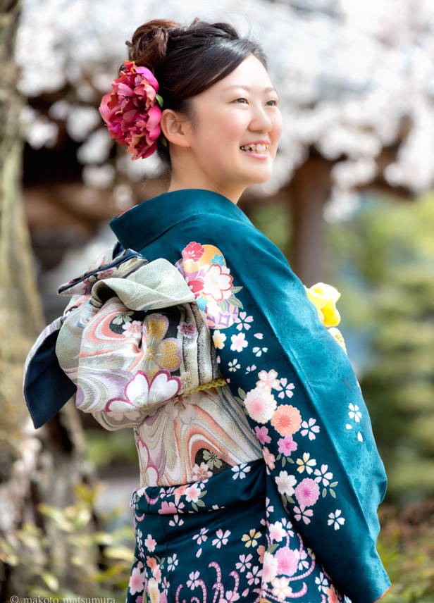 桜と共に振袖写真